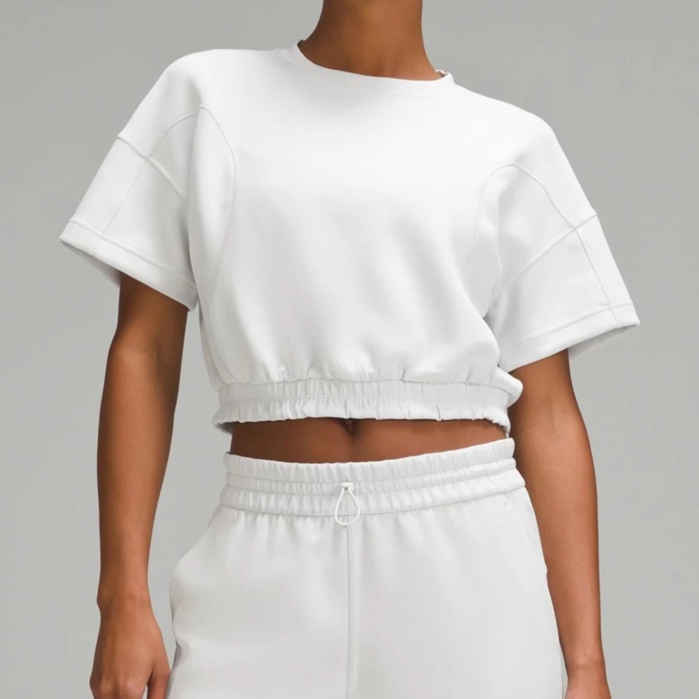 Lululemon Softstreme Gathered Tee | size 6 | Light Vapor